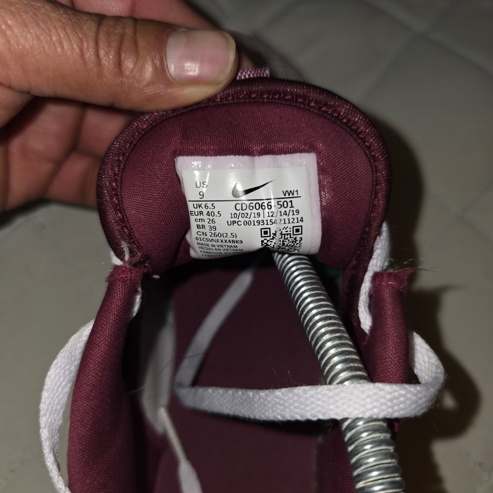 Nike - Picture 6 of 6